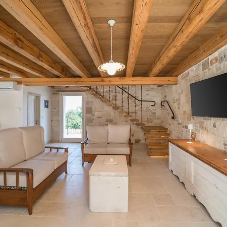 Villa Krug With 3 Bedroom And A Pool Immersed In Nature Near Buje Kremenje