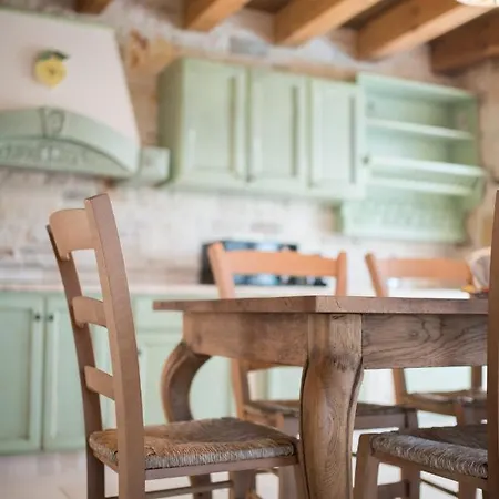 Krug With 3 Bedroom And A Pool Immersed In Nature Near Buje Villa Kremenje