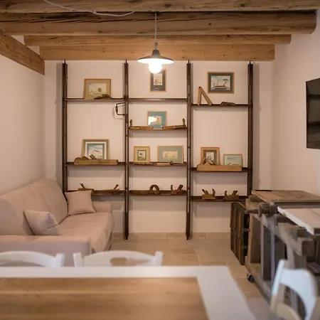 Krug With 3 Bedroom And A Pool Immersed In Nature Near Buje