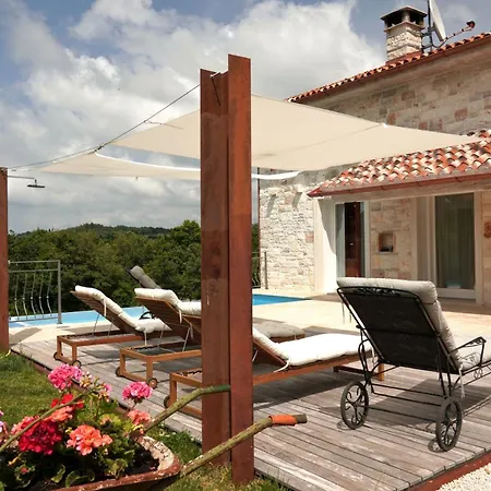 Villa Krug With 3 Bedroom And A Pool Immersed In Nature Near Buje *