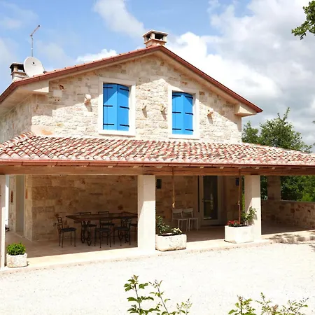 Krug With 3 Bedroom And A Pool Immersed In Nature Near Buje Villa Kremenje