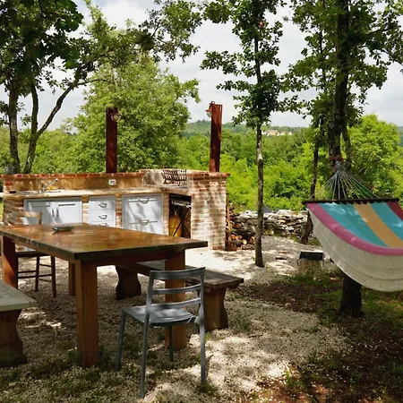 Krug With 3 Bedroom And A Pool Immersed In Nature Near Buje * Kremenje