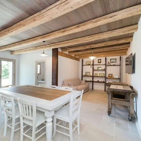 Villa Krug With 3 Bedroom And A Pool Immersed In Nature Near Buje *