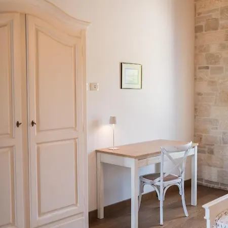 빌라 Krug With 3 Bedroom And A Pool Immersed In Nature Near Buje Kremenje